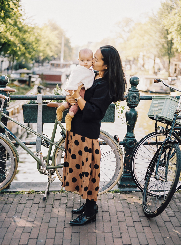 gezinsfotografie familiefotografie buiten ontspannen kleine kinderen